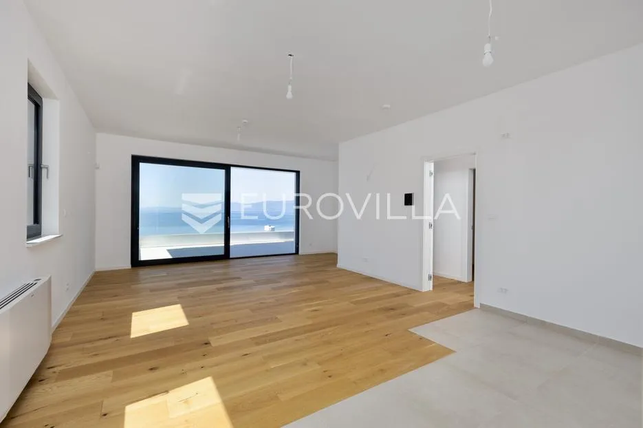 rijeka, pećine, novogradnja, luksuzan četverosoban stan 120,86 m² prvi red do mora - slika 10