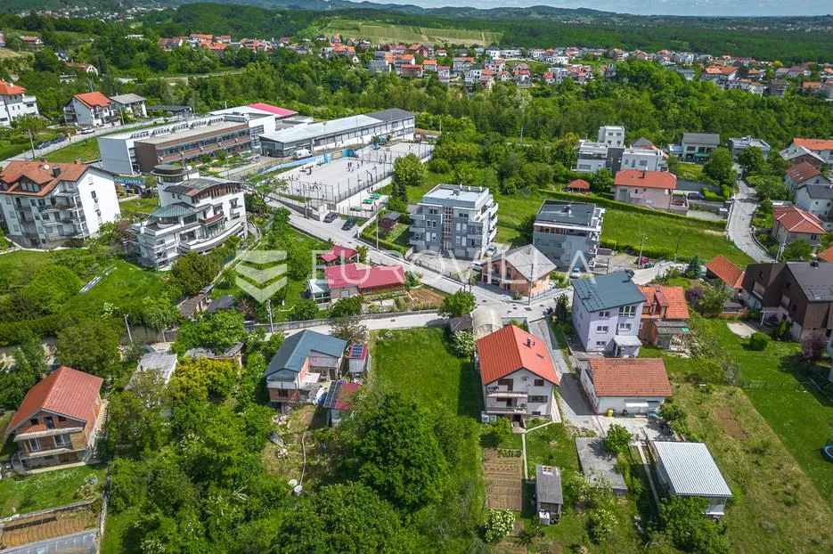 zagreb, remete, građevinsko zemljište 1201 m², odlična lokacija - slika 6