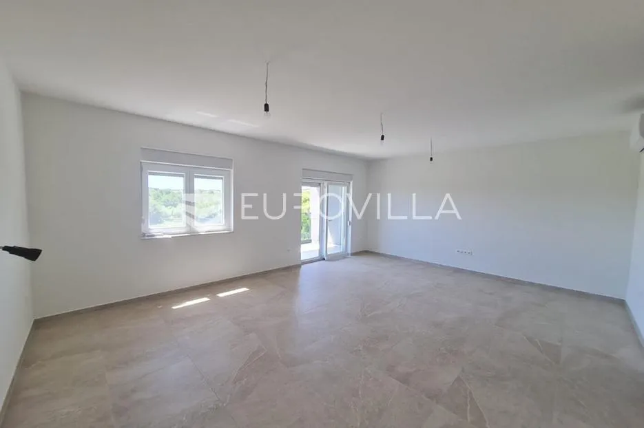 vir, komforan trosoban apartman u centru otoka s pogledom na more i krovnom terasom - slika 26