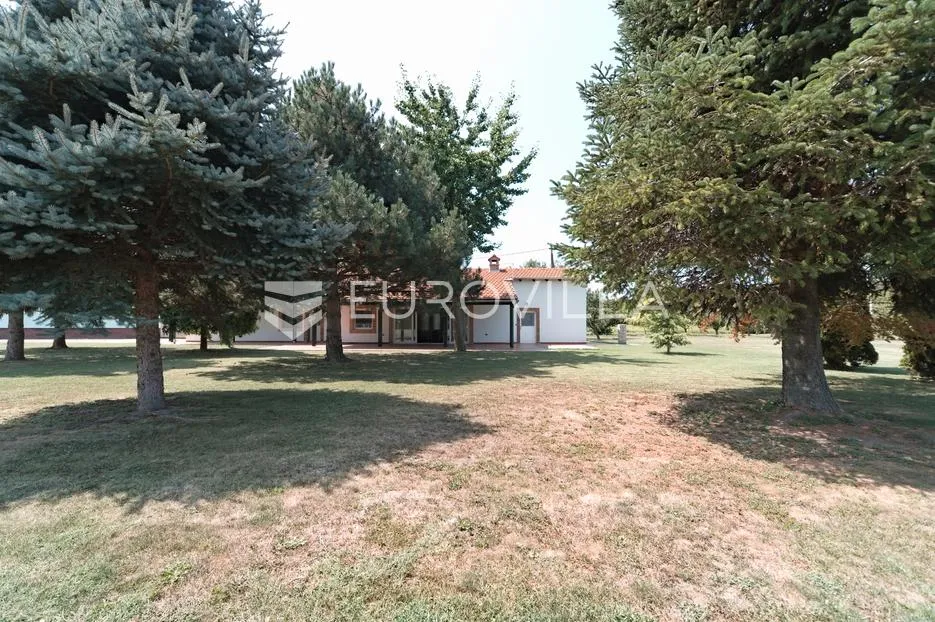 osijek, tvrđavica, zemljište s kućom 6924 m² izlaz na dvije ceste, 40 m fronte - slika 30