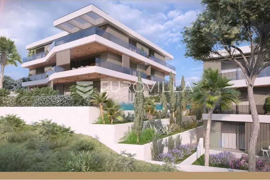 Pula, Pješčana Uvala, luksuzni četverosobni stan s liftom, 1. kat, 110.33 m², pogled na more