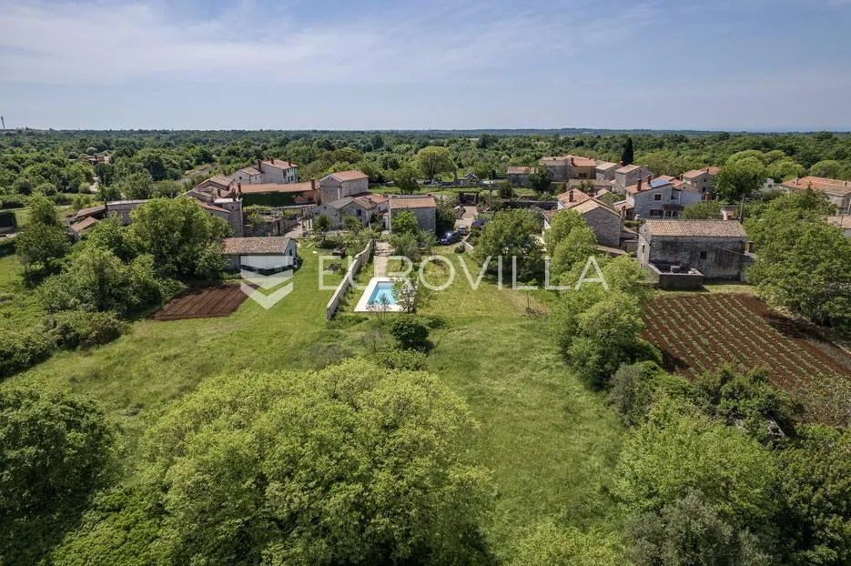 istra, svetvinčenat, imanje s dvije kamene kuće i okućnicom od 2.272 m² - slika 9