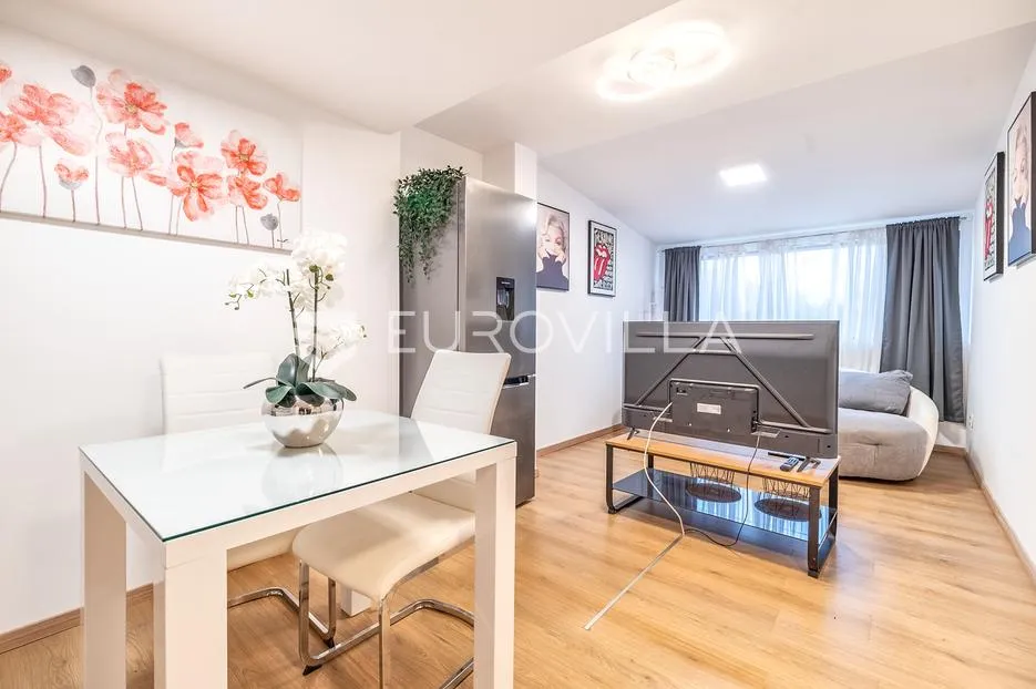 Zagreb, KNEŽIJA, prekrasan dvosoban stan, 65 m², privatna terasa 20 m², parkirno mjesto