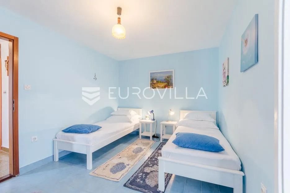 omiš, marušić, prekrasna apartmanska kuća - slika 26