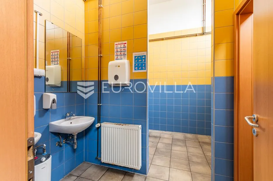 prelog, poslovni kompleks površine 3725 m² - slika 14