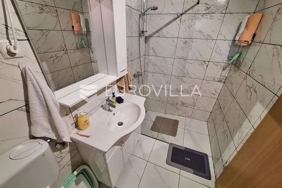 karlovac, zadobarje, apartman 25 m², novouređen s terasom - slika 5