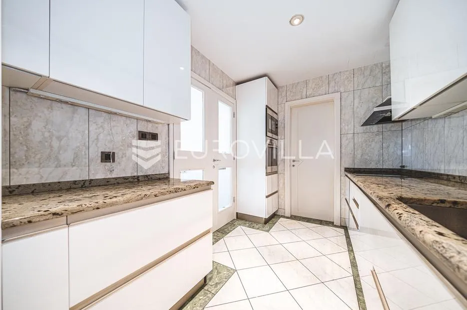 zagreb, pantovčak, peterosoban stan s neto korisnom površinom od 301 m² - slika 7