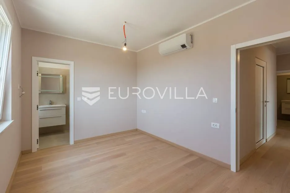 istra, poreč, trosoban stan u novogradnji s pogledom na more neto korisne površine od 112,47 m² - slika 8
