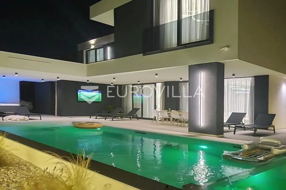 zadar, kožino, moderna vila s bazenom i pogledom na more - slika 19