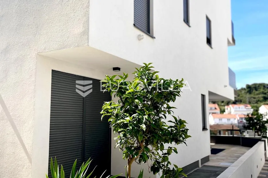 hvar, apartmanska vila sa pet uređenih apartmana - slika 73