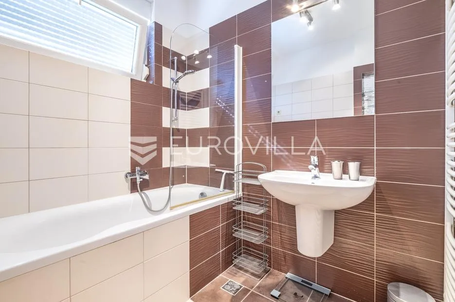 zagreb, maksimir, moderno uređen dvosoban stan s garažom neto površine 74 m² - slika 5