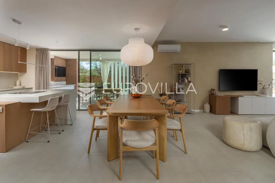 istra, labin, vrhunska moderna villa "e", grijani bazen 48 m², 2642 m² uređene okućnice - slika 51