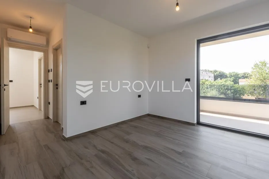 medulin, kvalitetna i moderna duplex kuća b, s grijanim bazenom 30 m² i garažom, 146 m² - slika 24