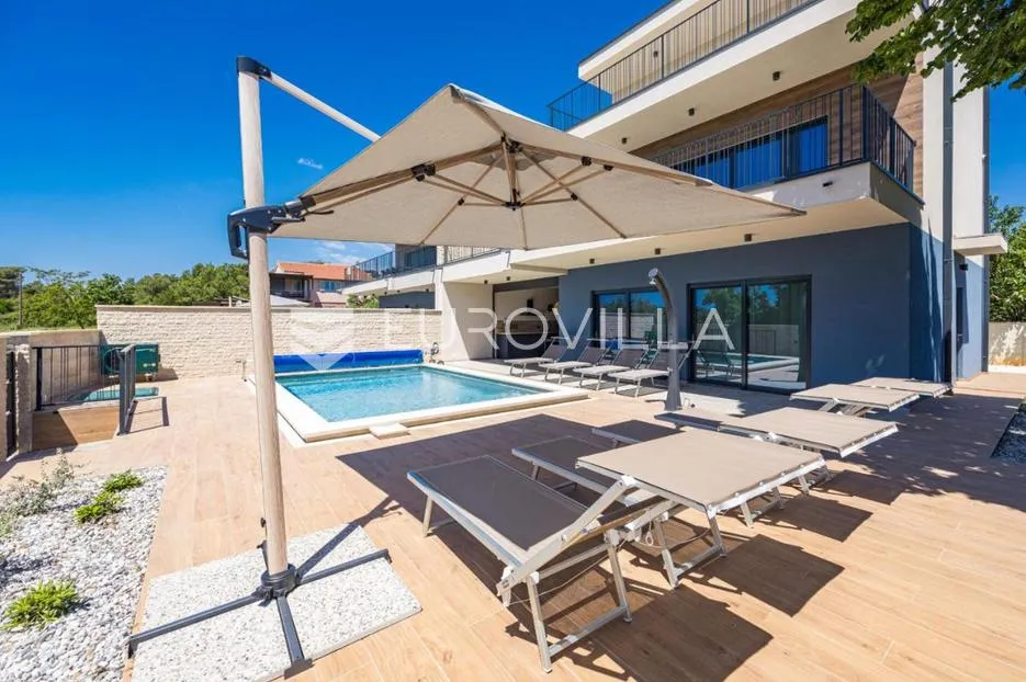 istra, banjole, dvojna vila, prvi red do mora, 244 m² s pogledom na marinu - slika 8