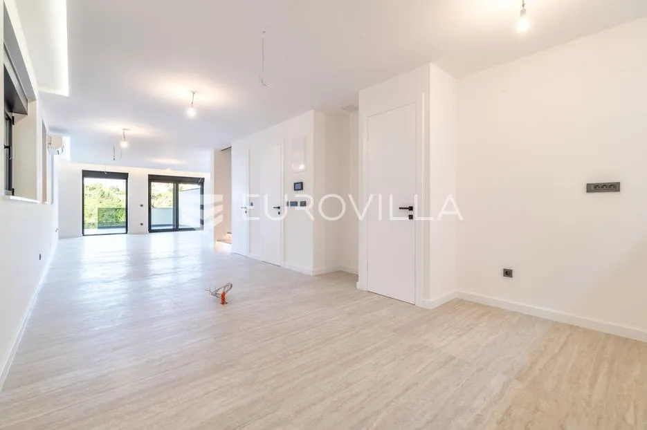 zagreb, šestine, luksuzan četverosoban stan s bazenom, novogradnja, nkp 181 m2 + 2 vpm - slika 11