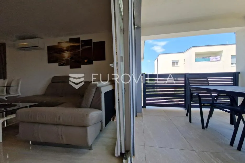 vir, moderan trosoban apartman u centru vira, 600 m od plaže - slika 12