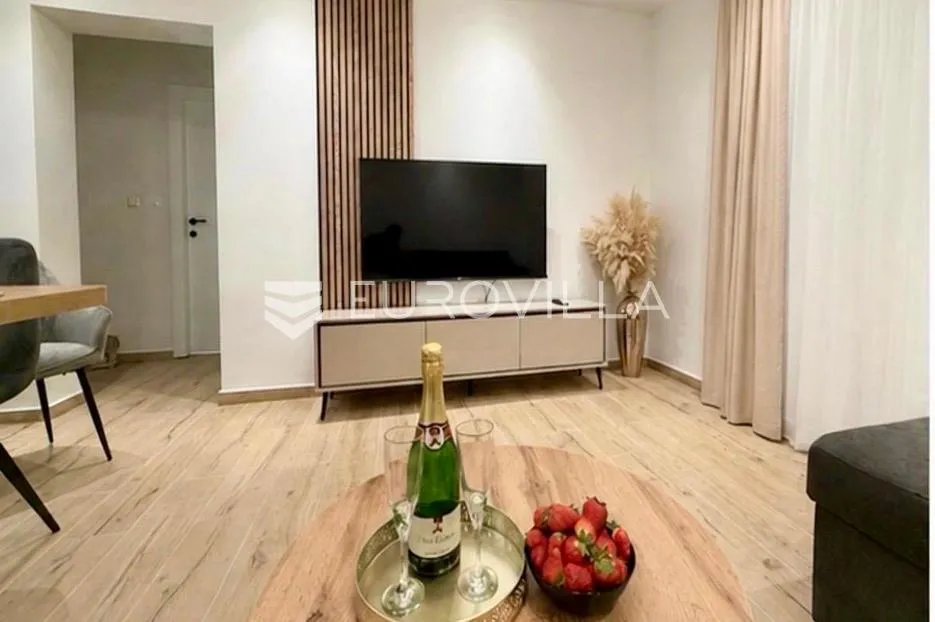 Kaštel Novi, novouređen dvosobna stan - Kaštel Novi, Kaštela