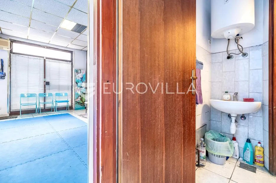 zagreb, malešnica, ulični poslovni prostor površine 52,40 m² - slika 2