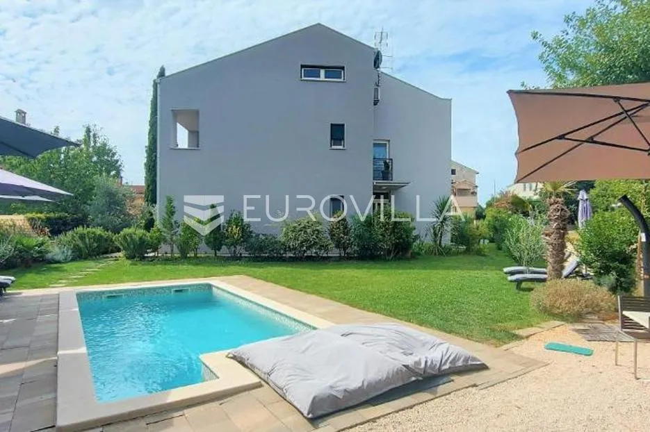 bale, samostojeća kuća s 3 apartmana - slika 3