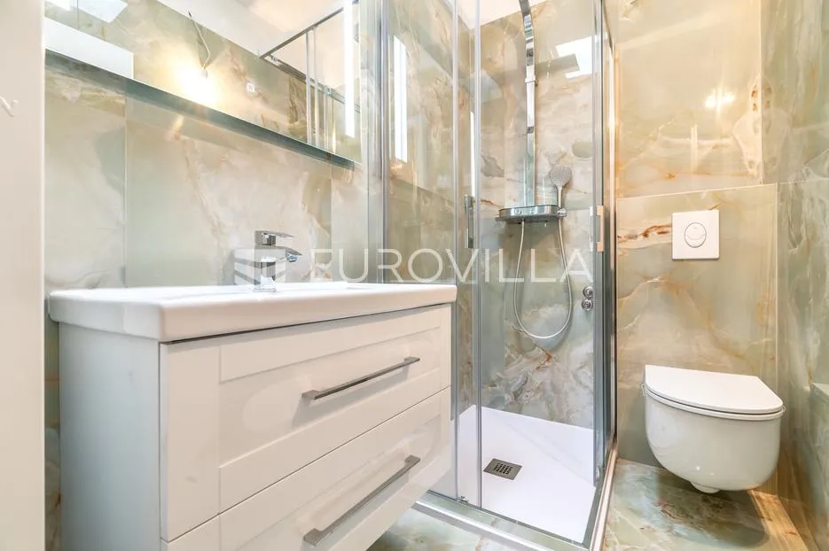 zagreb, maksimir, novouređena trosobna kuća 120 m² s garažom i vrtom - slika 6