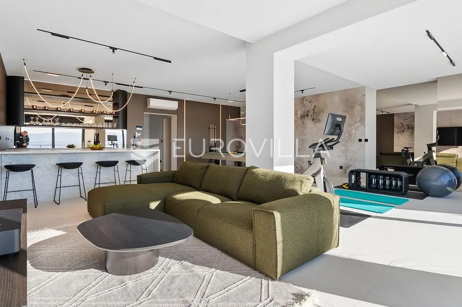 omiš, luksuzna vila s pet soba panoramskim pogledom na more, bazen te garaža - slika 15