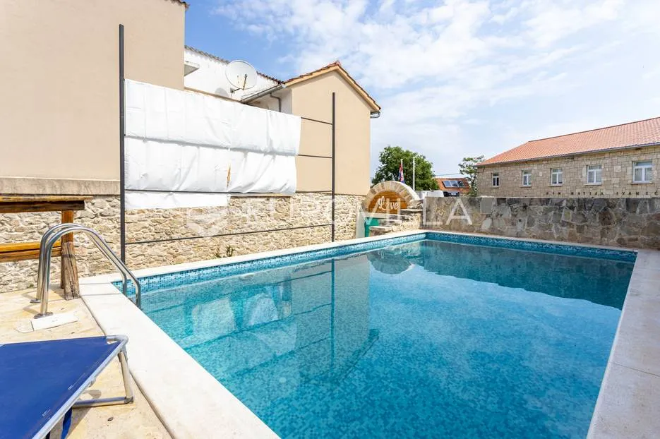 hvar, vrbanj, renovirana kamena kuća - slika 34