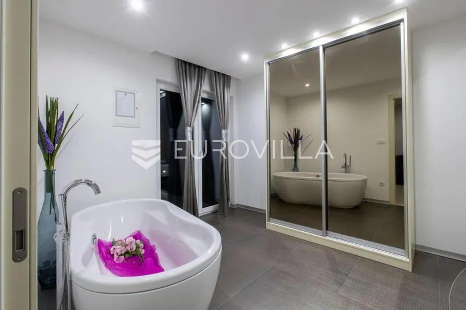 rogoznica, kuća s bazenom i pogledom na more, 352 m² - slika 17