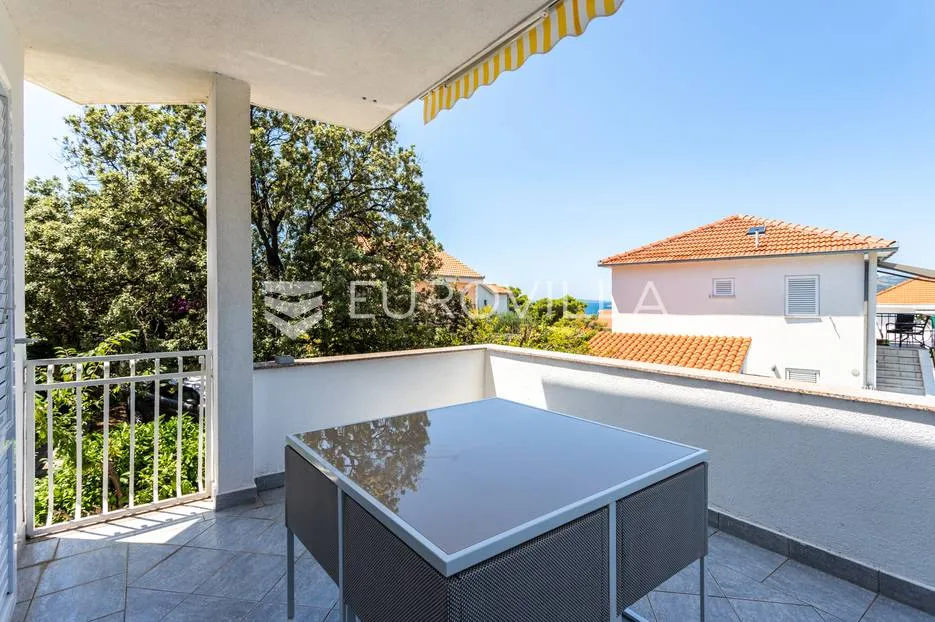 čiovo, okrug donji, apartmanska vila s bazenom - slika 23