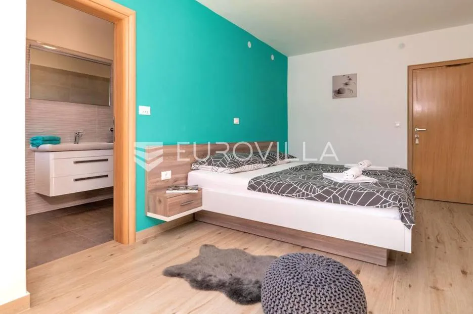 pula, apartmanska kuća s bazenom na uređenoj okućnici, 350 m od mora - slika 31