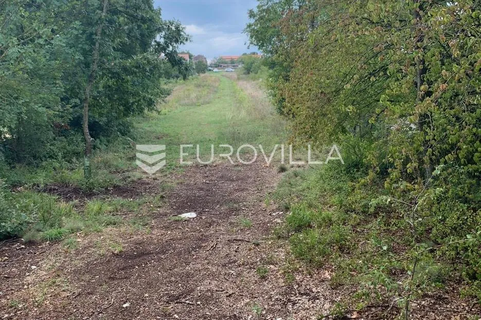 istra, svetvinčenat - građevinsko zemljište 500 m2 s privatnim putem, blizina infrastrukture - slika 3