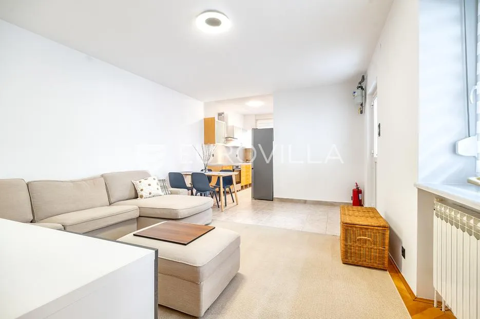zagreb, centar, prekrasan dvosoban stan 65 m² - slika 2