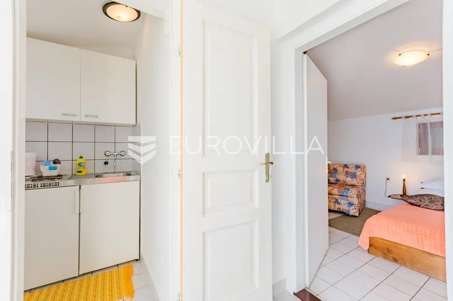 omiš, marušić, prekrasna apartmanska kuća - slika 14