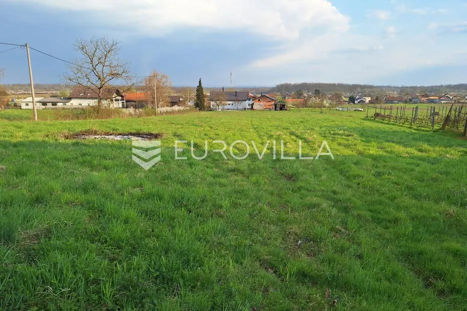draganić, zemljište 5330 m² s priključcima na mirnoj lokaciji - slika 1