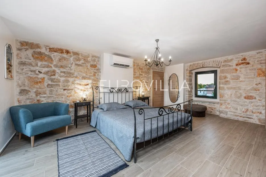istra, umag, autentična istarska kamena kuća 260 m², okružena zelenilom, 1349 m² okućnice - slika 41