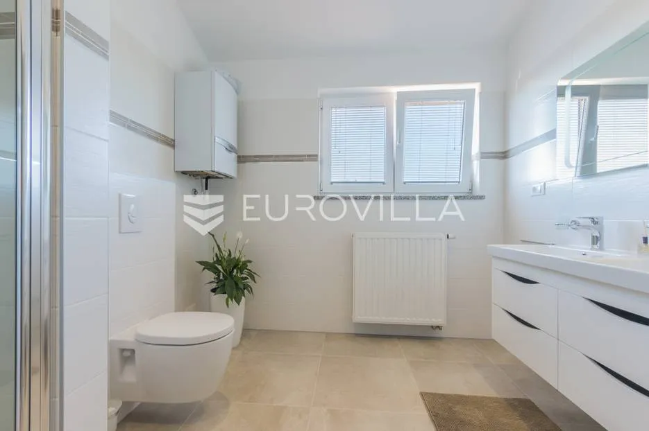 medulin, moderan dvosoban stan 95m2, 500 m od mora - slika 19