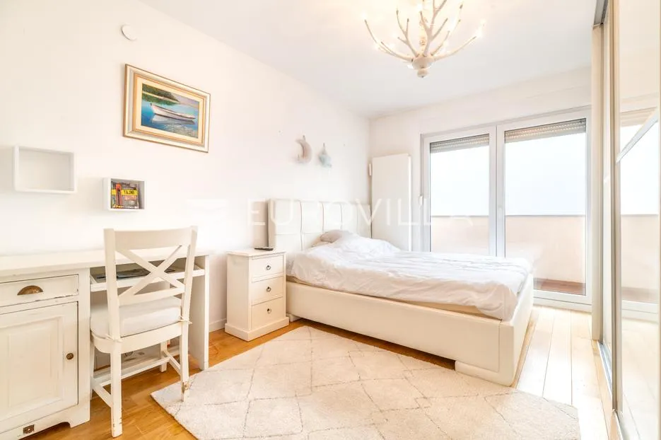 zagreb, lašćina, kuća 160 m² s parkirnim mjestima i vrtom - slika 7