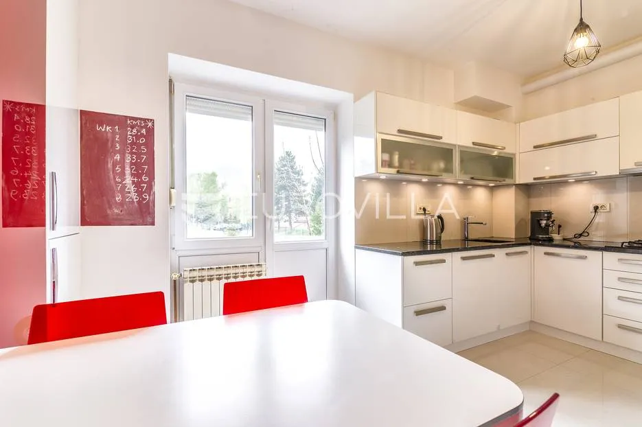 zagreb, mlinovi, luksuzna obiteljska vila 340 m2 - slika 17