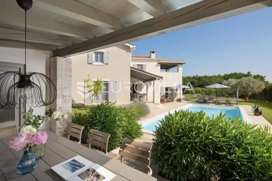 istra, višnjan, moderna vila s bazenom i panoramskim pogledom na more - slika 5