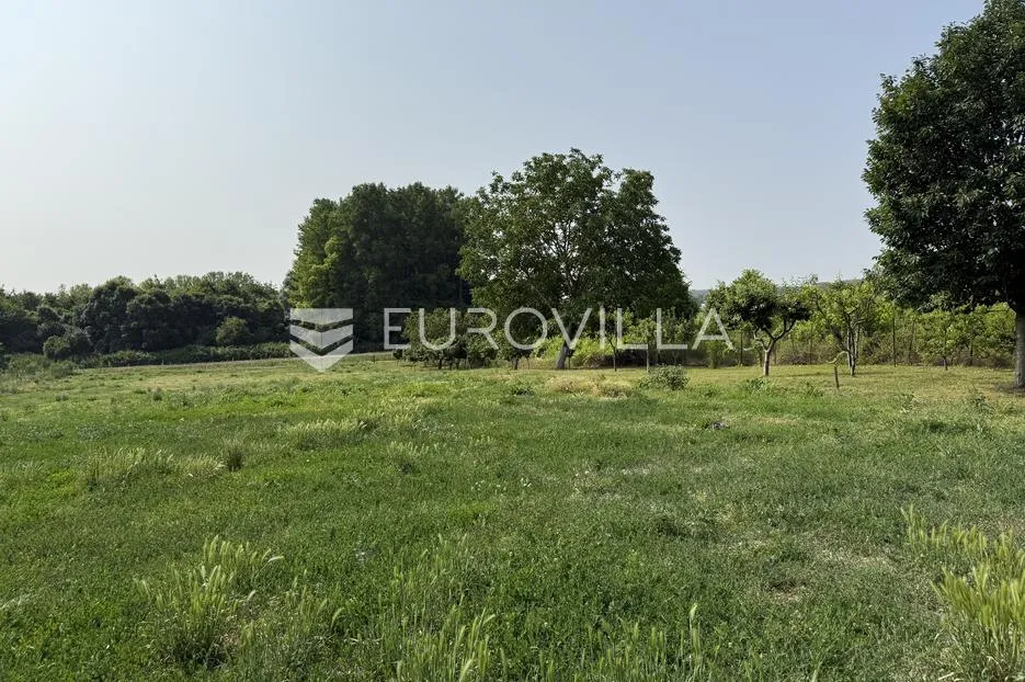 osijek, bilje, na prodaju građevinsko zemljište površine 5472 m2 - slika 2