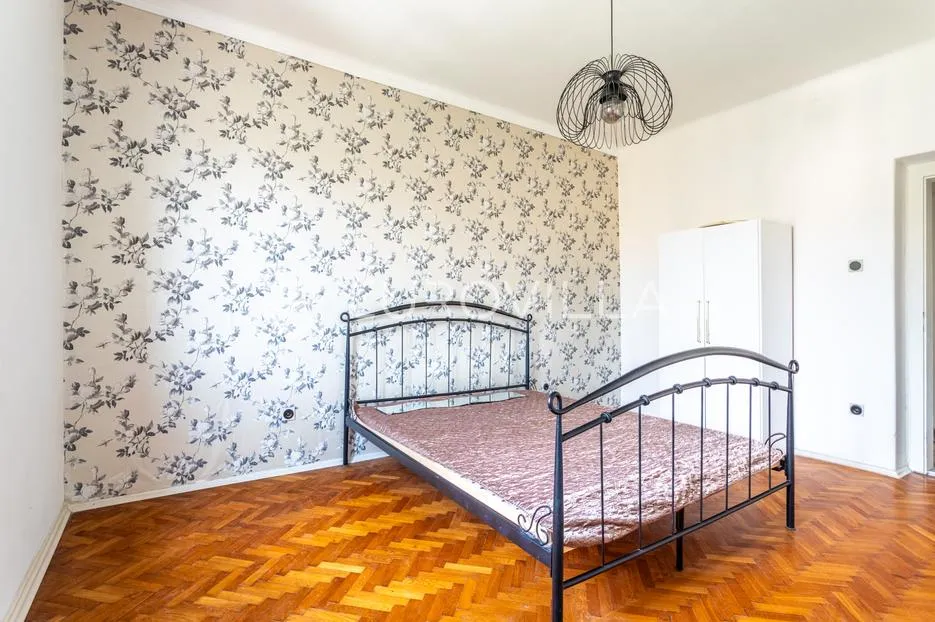 split, bačvice, jednosoban stan na odličnoj lokaciji - slika 8