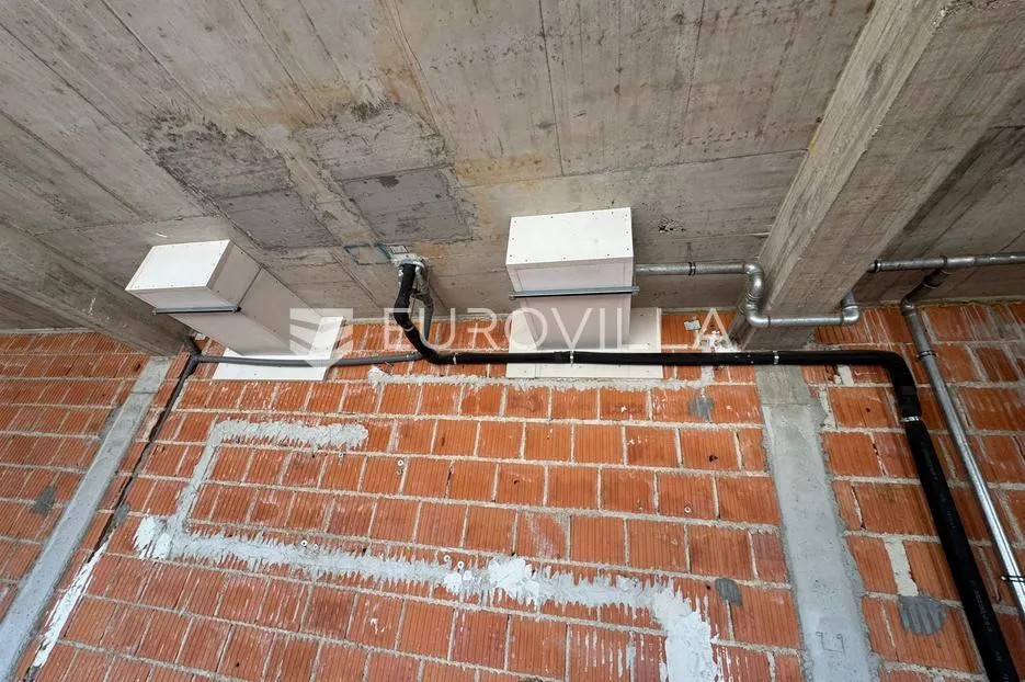 zagreb ilica atraktivan poslovni prostor, ulični lokal 215 m² terasa 95 m² 6 parkirnih mjesta - slika 10