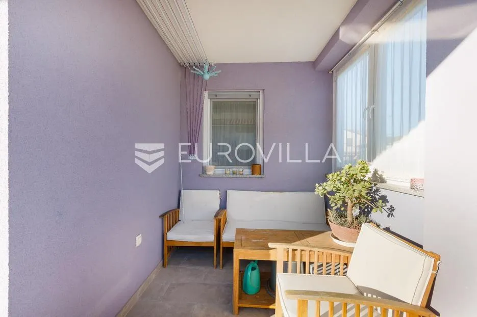 pula, moderan trosoban stan s apartmanom, vrtom i terasom, 136 m² - slika 10