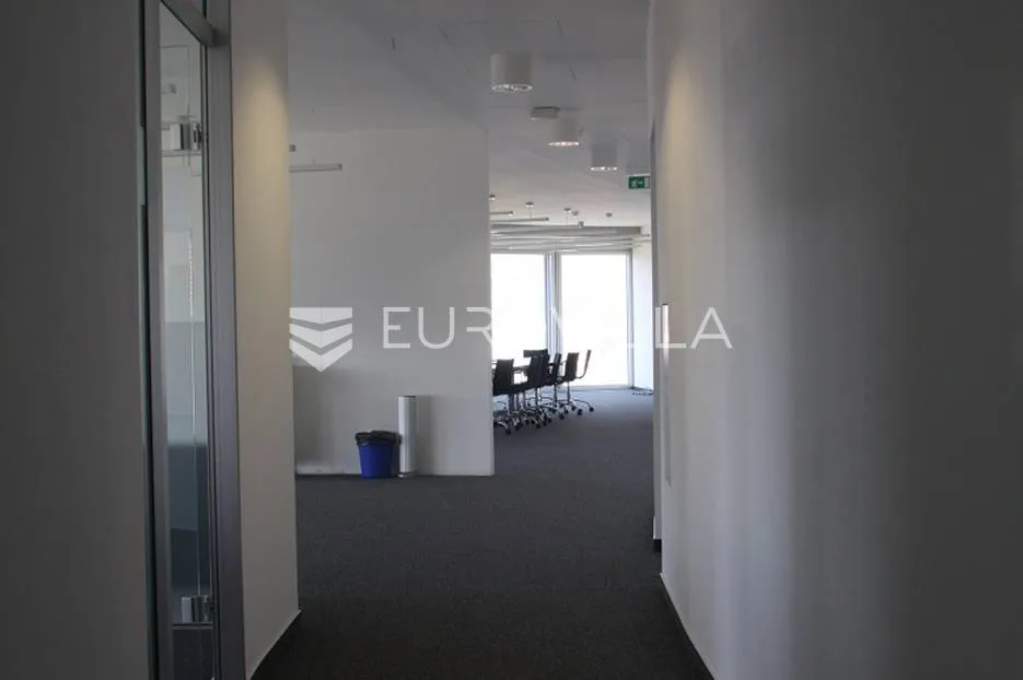 sky office, luksuzni poslovni prostor za zakup - slika 9