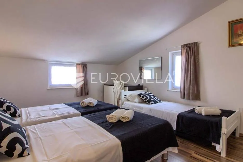 medulin, velika samostojeća kuća 360 m² s bazenom - slika 4