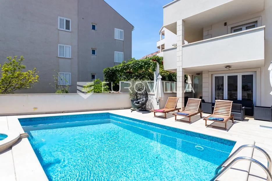 brač, bol, manji obiteljski hotel s restoranom, 1.000 m² - slika 24