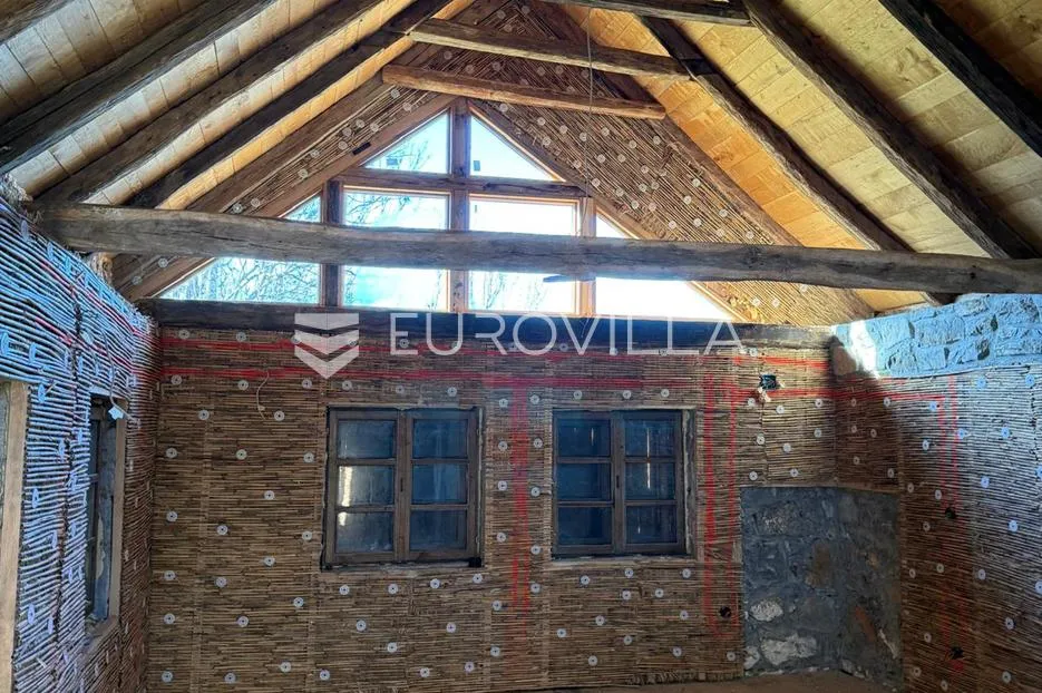 lika, plitvička jezera, ograđeno imanje 40.000 m² s 11 kuća, izuzetna rijetka investicija - slika 19