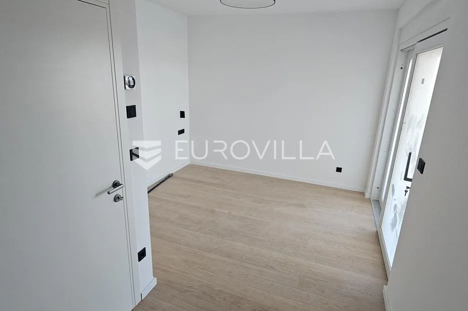 kaštel stari, luksuzan stan 102 m² zgrada s liftom, garažom i pogledom na more - slika 7