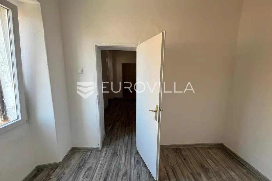istra, pula stan u samom centru grada kod foruma - slika 9