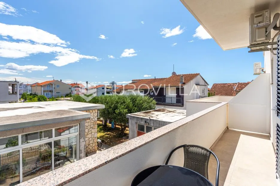 vodice, apartmanska kuća – idealna investicija za turizam! - slika 8