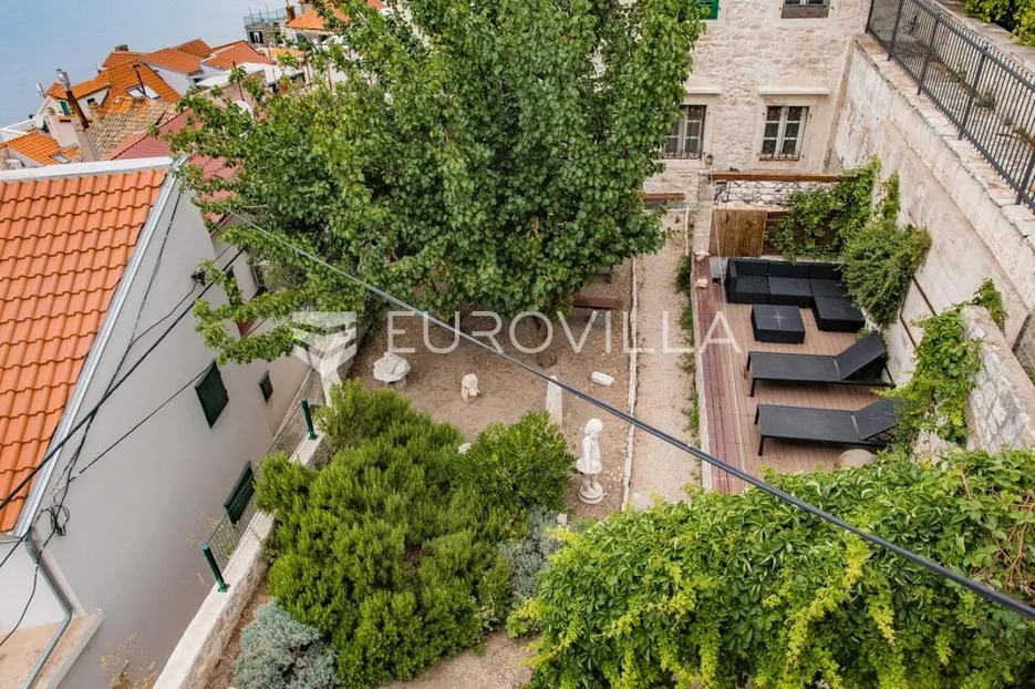 šibenik, stara gradska jezgra, povijesna palača iz 12. stoljeća - slika 52